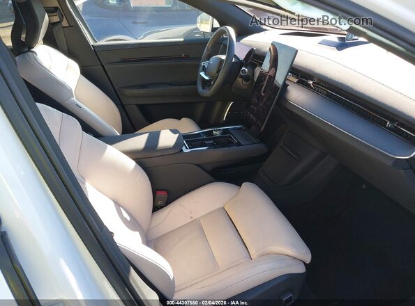 YSREA3YB0SB002802 2025 POLESTAR 3 White წინა სალონის ხედი