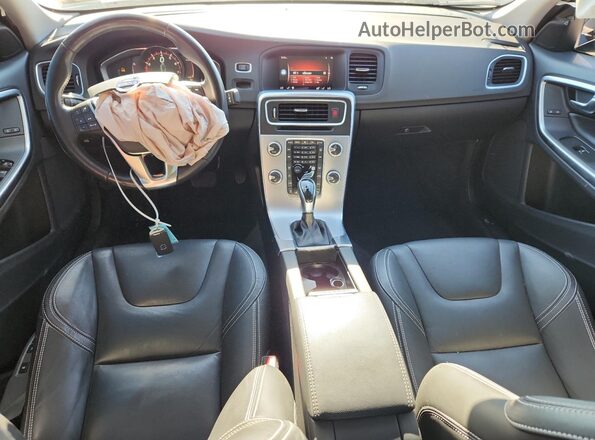 YV126MFL0J2463000 2018 VOLVO S60 Черный Вид панели приборов