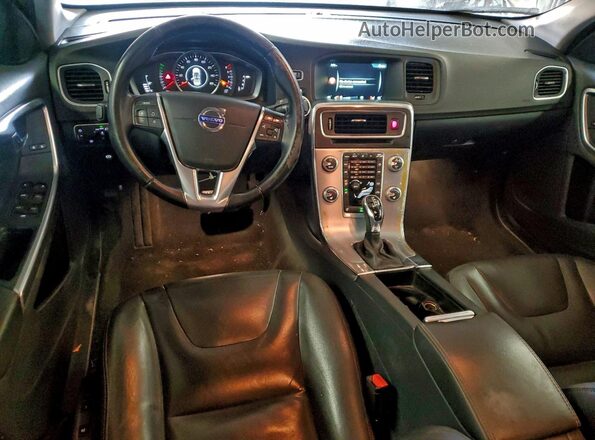 YV126MFL3H2421611 2017 VOLVO S60 Белый Вид панели приборов