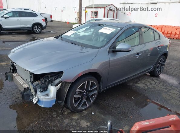 YV126MFL8H2437156 2017 VOLVO S60 Gray წინა მარცხენა ხედი სამი მეოთხედიდან