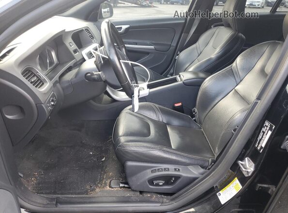 YV140MEK0H1357679 2017 VOLVO V60 Черный Вид салона спереди