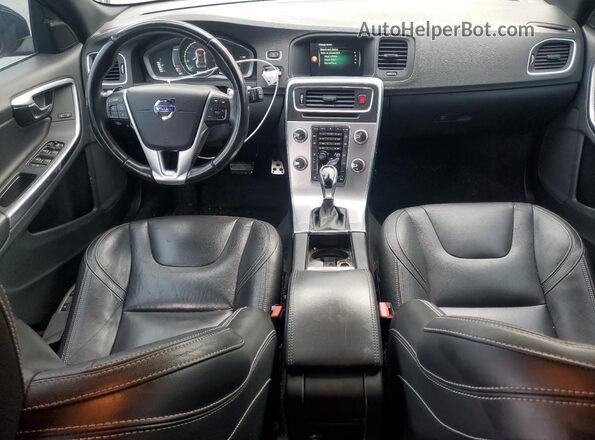 YV140MEK0H1357679 2017 VOLVO V60 Черный Вид панели приборов