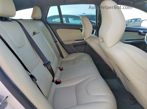 YV140MEK3H1347440 2017 VOLVO V60 White Widok tylnych siedzeń