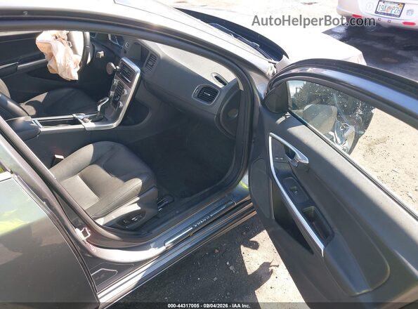 YV140MEK6H1373045 2017 VOLVO V60 Blue Вид салону спереду