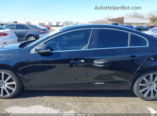 YV149MFM1G2397879 2016 VOLVO S60 Black Rear interior view