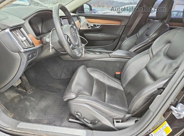 YV1A22ML6H1015357 2017 VOLVO S90 Черный Вид салона спереди