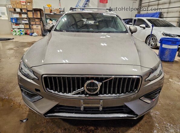 YV1A22SL5K1007406 2019 VOLVO V60 Желто-коричневый Вид спереди