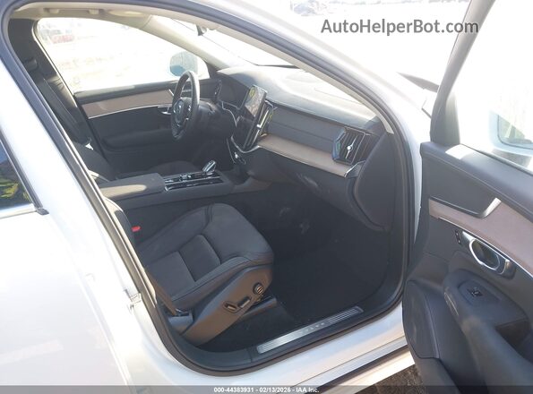 YV4062PB0S1375933 2025 VOLVO XC90 White Front interior view