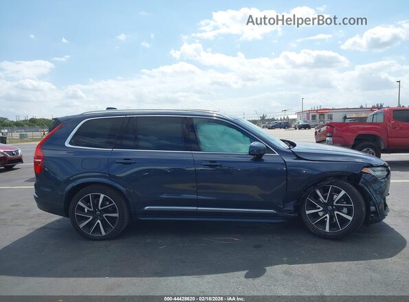 YV4062PEXS1339290 2025 VOLVO XC90 Blue Widok wnętrza z tyłu