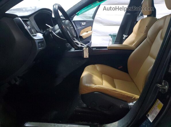 YV4102RK3J1065115 2018 VOLVO XC60 Угольный Вид салона спереди