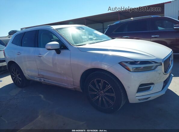 YV4102RL6J1008156 2018 VOLVO XC60 White Widok wnętrza z tyłu