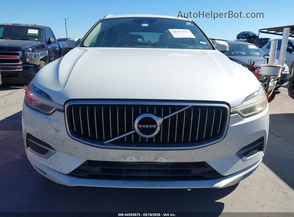 YV4102RL6J1008156 2018 VOLVO XC60 White Widok zestawu wskaźników