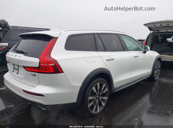 YV4102WK0L1031656 2020 VOLVO V60 CROSS COUNTRY White Trasero derecho
