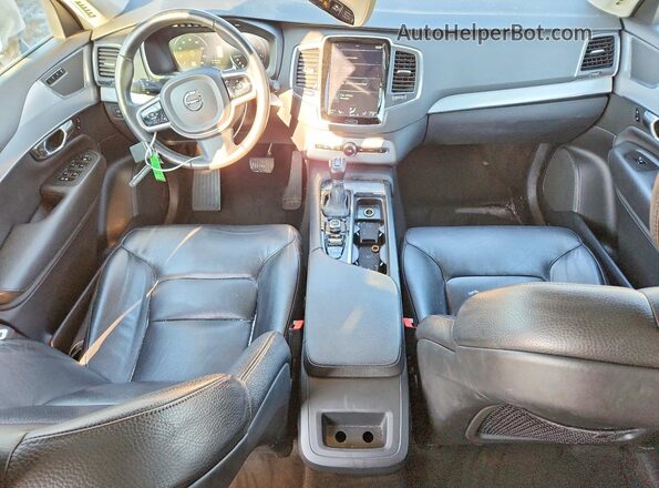 YV4102XK2G1085044 2016 VOLVO XC90 Серебряный Вид панели приборов