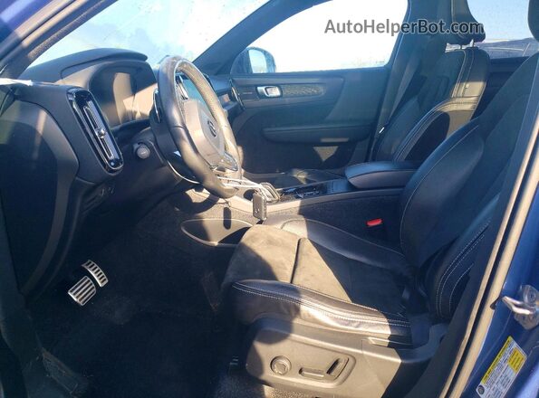 YV4162UM2K2095581 2019 VOLVO XC40 Синий Вид салона спереди