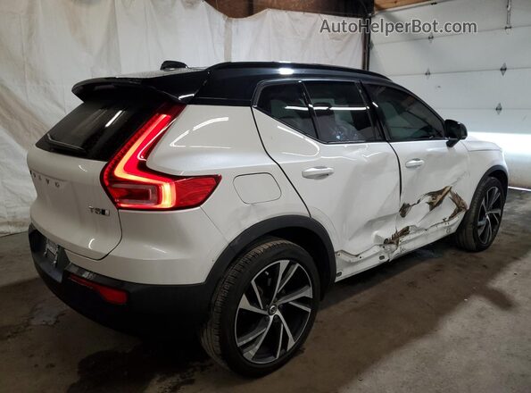 YV4162UM2M2545264 2021 VOLVO XC40 White Rear right