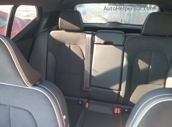 YV4162UM5N2647322 2022 VOLVO XC40 Серый Вид задних сидений