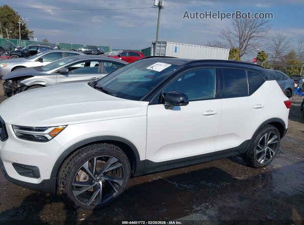 YV4162UM6M2539824 2021 VOLVO XC40 White Панорамний вид салону 360°