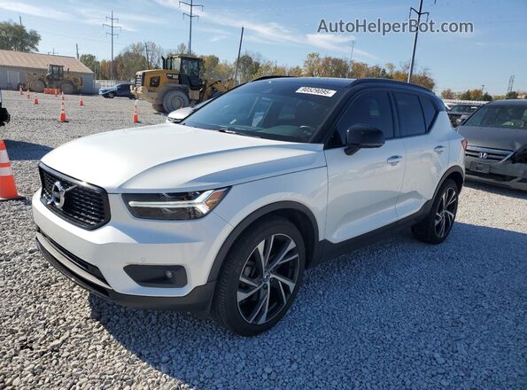 YV4162UM7L2183690 2020 VOLVO XC40 Белый Передняя левая четверть