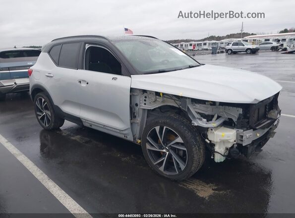 YV4162UM7L2234301 2020 VOLVO XC40 Серый Передняя правая четверть