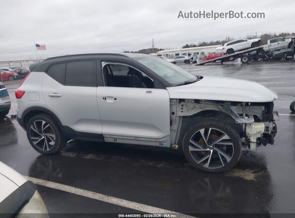 YV4162UM7L2234301 2020 VOLVO XC40 Серый Панорамный вид салона 360°