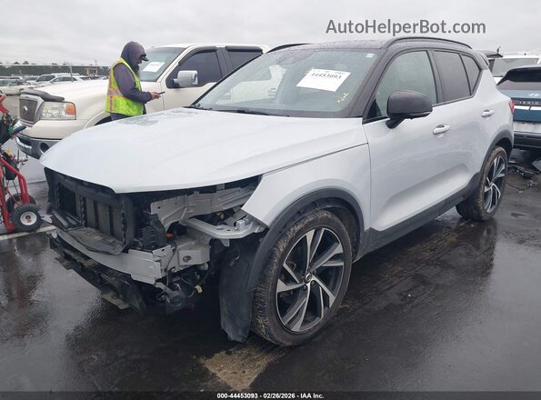 YV4162UM7L2234301 2020 VOLVO XC40 Серый Передняя левая четверть