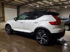 2019 Volvo Xc40 T5 Momentum Белый vin: YV4162XZ8K2003400