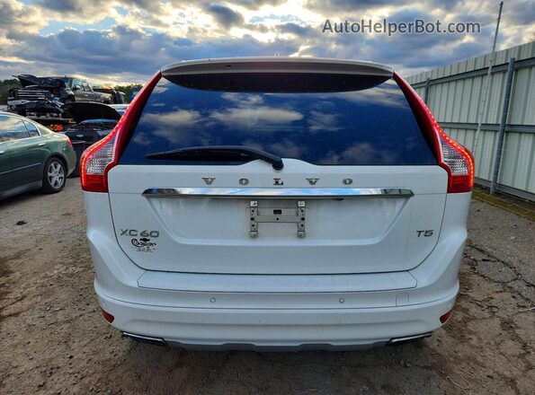 YV440MDU2H2043659 2017 VOLVO XC60 White Widok z tyłu