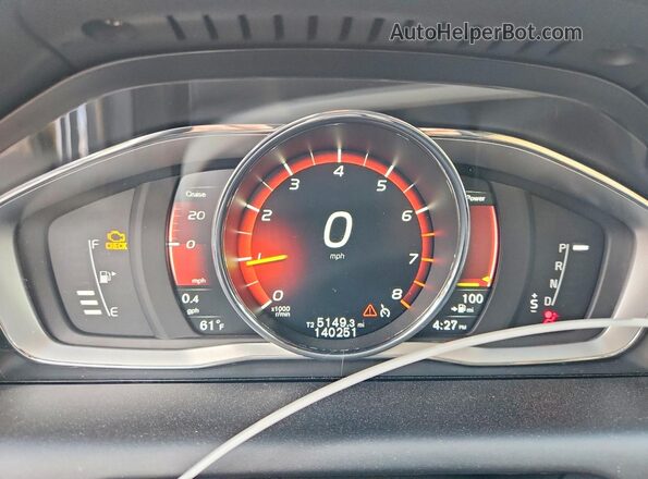 YV440MDU2H2043659 2017 VOLVO XC60 White Widok zestawu wskaźników