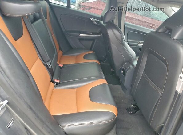 YV440MWM2H1031806 2017 VOLVO V60 Gray Вид задньої частини салону
