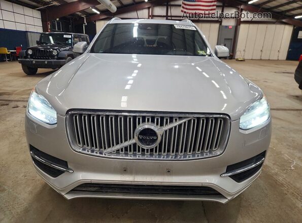 YV4A22PL0J1364339 2018 VOLVO XC90 Silver Вид спереду