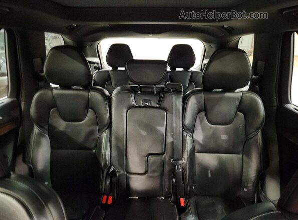 YV4A22PL0J1364339 2018 VOLVO XC90 Silver Вид задніх сидінь