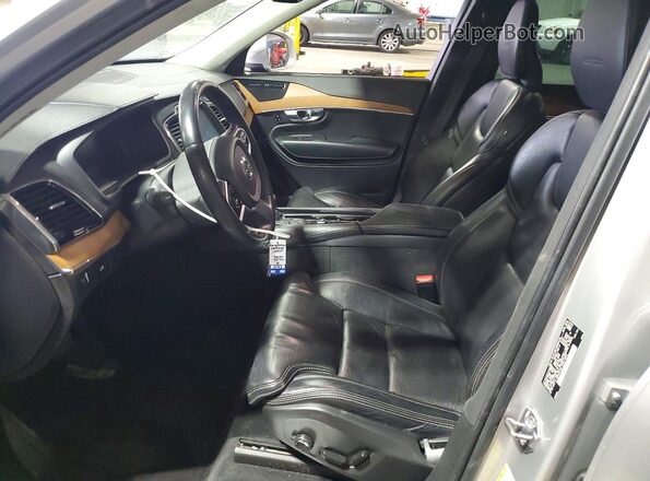 YV4A22PL2K1499887 2019 VOLVO XC90 Серебряный Вид салона спереди