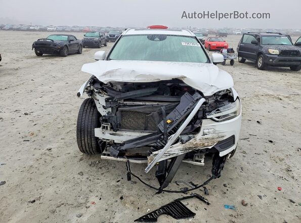 YV4A22RKXJ1010994 2018 VOLVO XC60 Белый Вид спереди