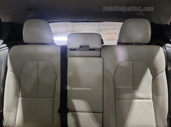 YV4AC2HL2K2071775 2019 VOLVO XC40 Gray Widok tylnych siedzeń