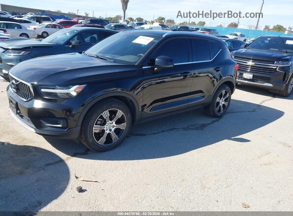 YV4AC2HL3M2591003 2021 VOLVO XC40 Black Առջևի ձախ երեք քառորդ տեսարան