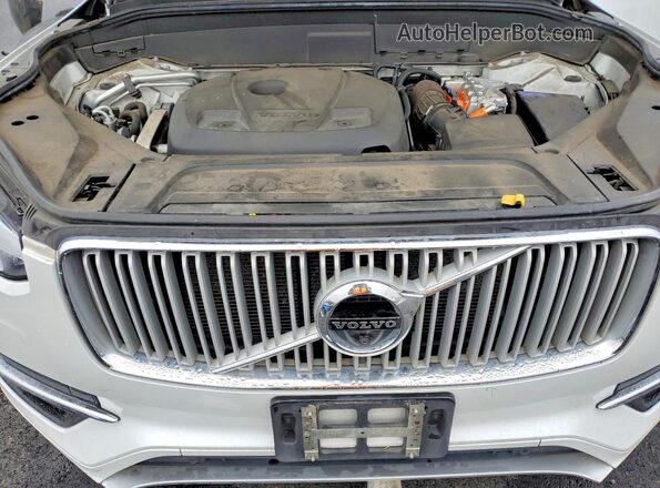 YV4BC0PL0H1126197 2017 VOLVO XC90 White Vista del compartimento del motor
