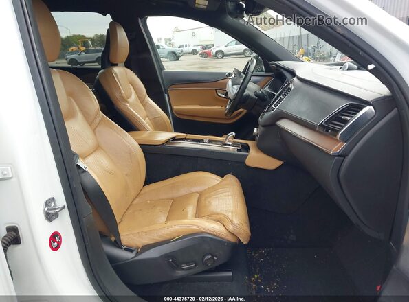 YV4BC0PL3H1119910 2017 VOLVO XC90 HYBRID White Вид салону спереду