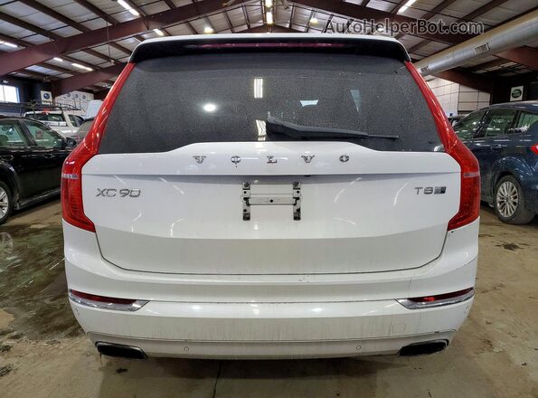 YV4BC0PL8H1125038 2017 VOLVO XC90 White Widok wnętrza z przodu