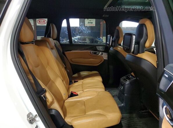 YV4BC0PL8H1125038 2017 VOLVO XC90 White Widok komory silnika
