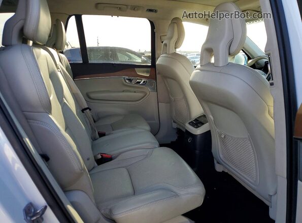YV4BR0PL7J1345260 2018 VOLVO XC90 Белый Вид задней части салона