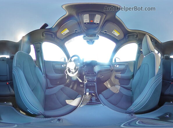 YV4ED3GL7P2055018 2023 VOLVO C40 Белый 