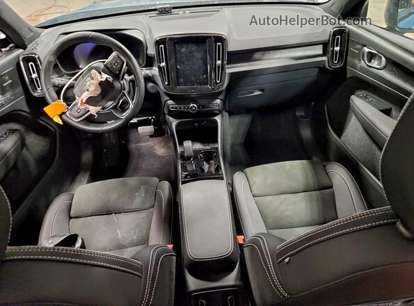 YV4ED3GM2P2047563 2023 VOLVO C40 Синий Вид панели приборов