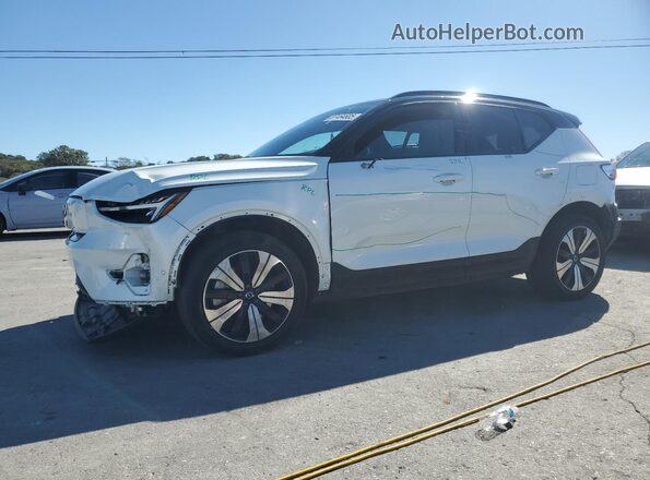 YV4ED3UL4P2106284 2023 VOLVO XC40 Белый Передняя левая четверть