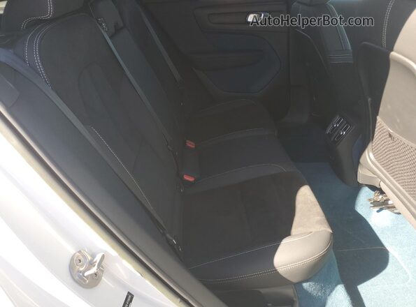 YV4ED3UL4P2106284 2023 VOLVO XC40 Белый Вид задних сидений