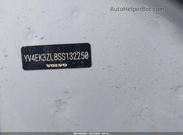 YV4EK3ZL8SS132250 2025 VOLVO EX30 Light Blue ძრავის განყოფილების ხედი
