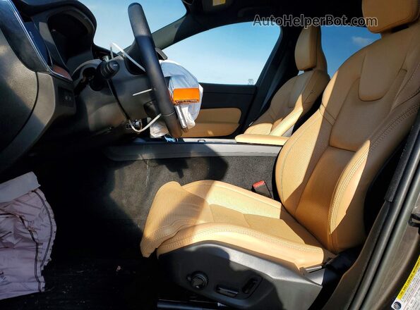 YV4H60DA4P1392065 2023 VOLVO XC60 Серый Вид салона спереди