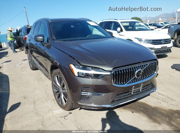 YV4H60DZ0N1054004 2022 VOLVO XC60 RECHARGE PLUG-IN HYBRID Pewter Передняя правая четверть