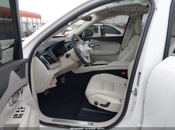 YV4H60LE3R1255853 2024 VOLVO XC90 RECHARGE PLUG-IN HYBRID White Front interior view