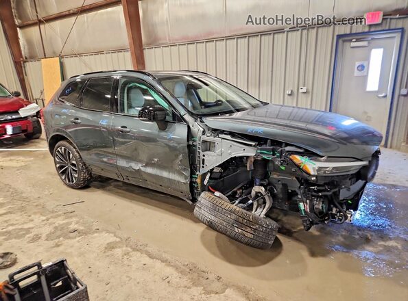 YV4H60RM7T1423788 2026 VOLVO XC60 Серебряный Передняя правая четверть